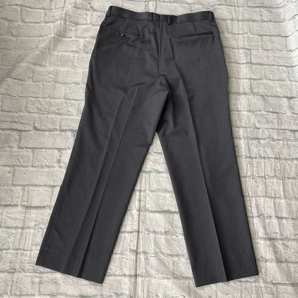 J Lawrence for men 44R 2 piece 100% wool suit 38/32 pants grey w/pin stripe